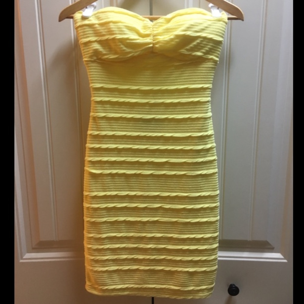 *FREE SHIPPING* Yellow Strapless Dress