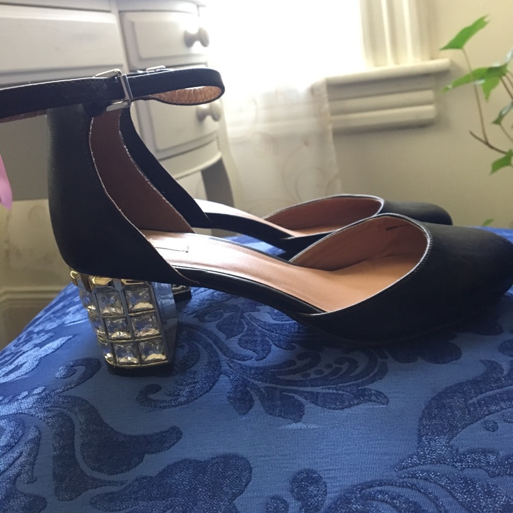 Trendy studded heel from Urban