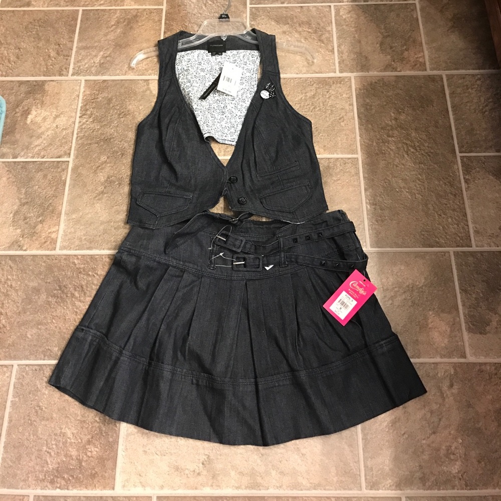NWTS vest and skirt.  Bundle.
