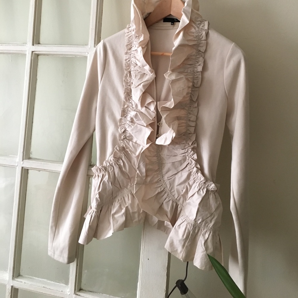 Rouched and ruffle form fitting jacket