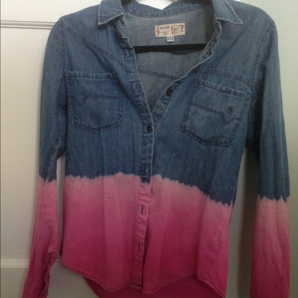 Unique Volcom Button Down - image 2