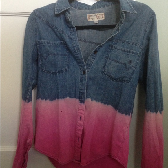 Unique volcom button down - Picture 2 of 3