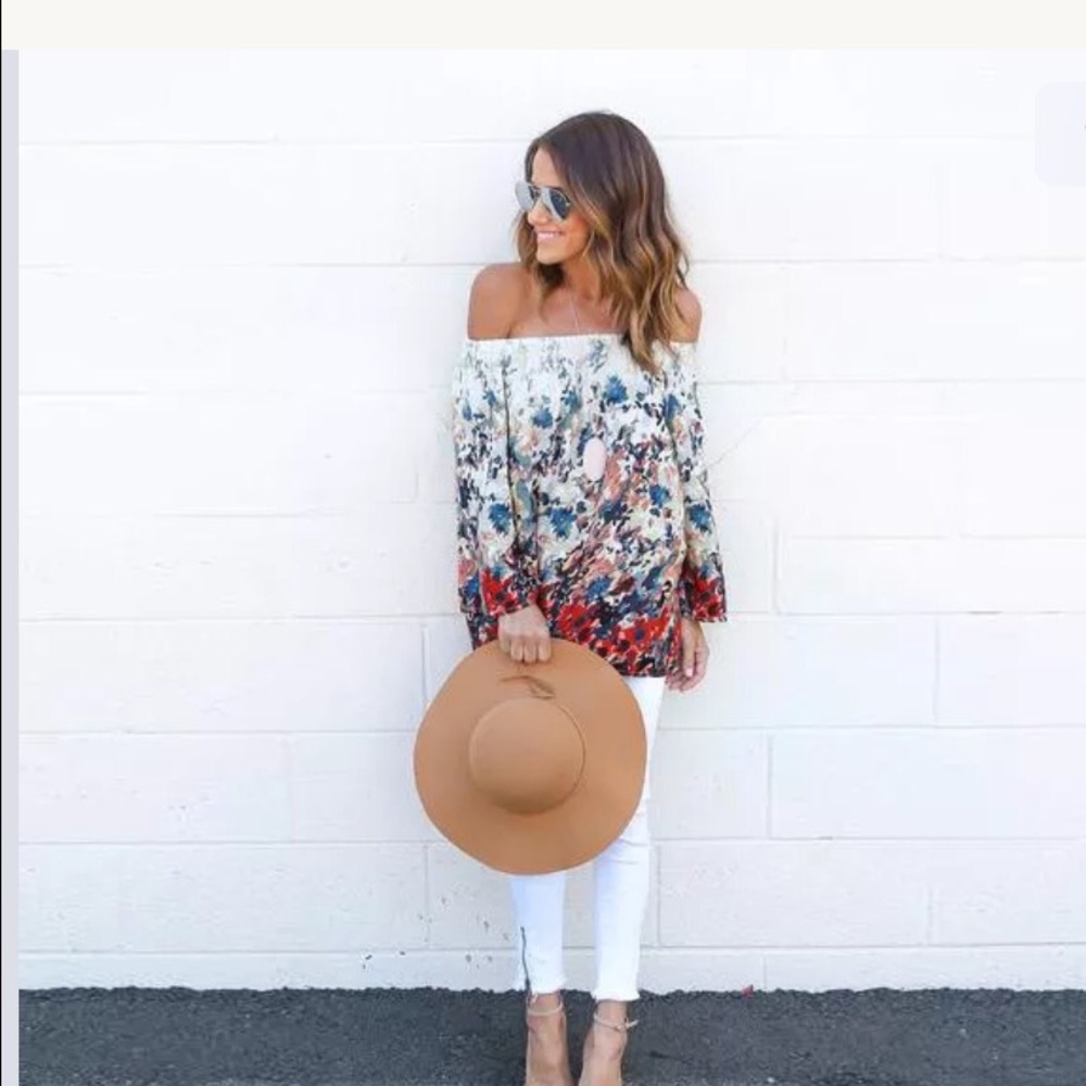 Summer Long sleeve Off the shoulder top. - Picture 5 of 8