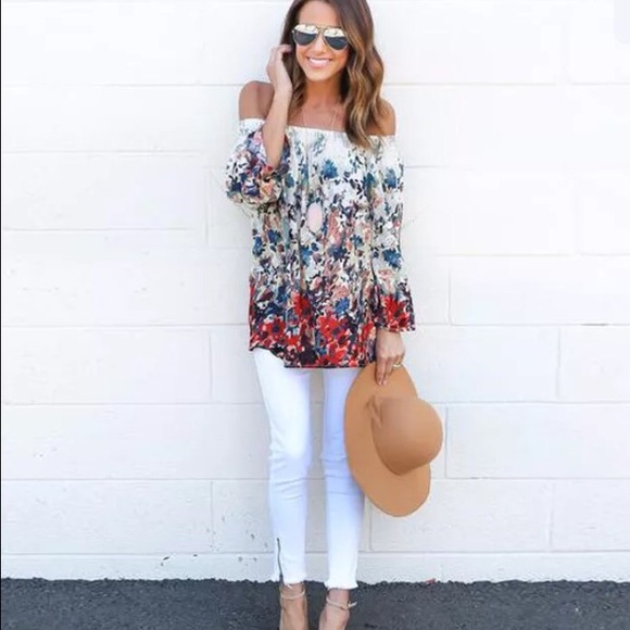 Summer Long sleeve Off the shoulder top. - Picture 2 of 8