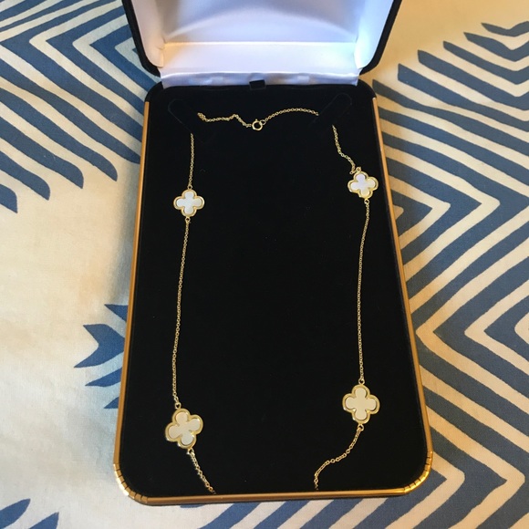 Jewelry - Knock Off Van Cleef Necklace