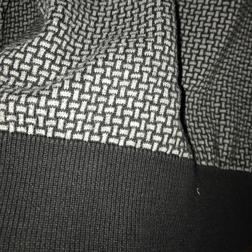 Geometric Sweater - Picture 2 of 4