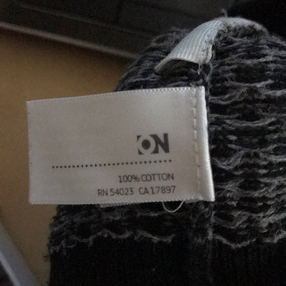 Geometric Sweater - Picture 3 of 4