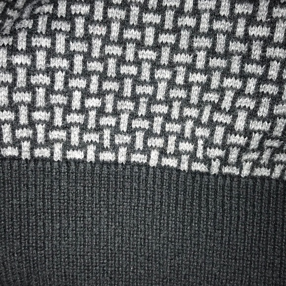 Geometric Sweater - Picture 4 of 4