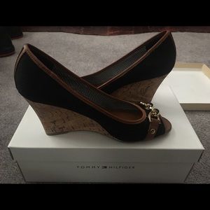 Brand new Tommy Hilfiger wedges ‼️PRICE DROP‼️