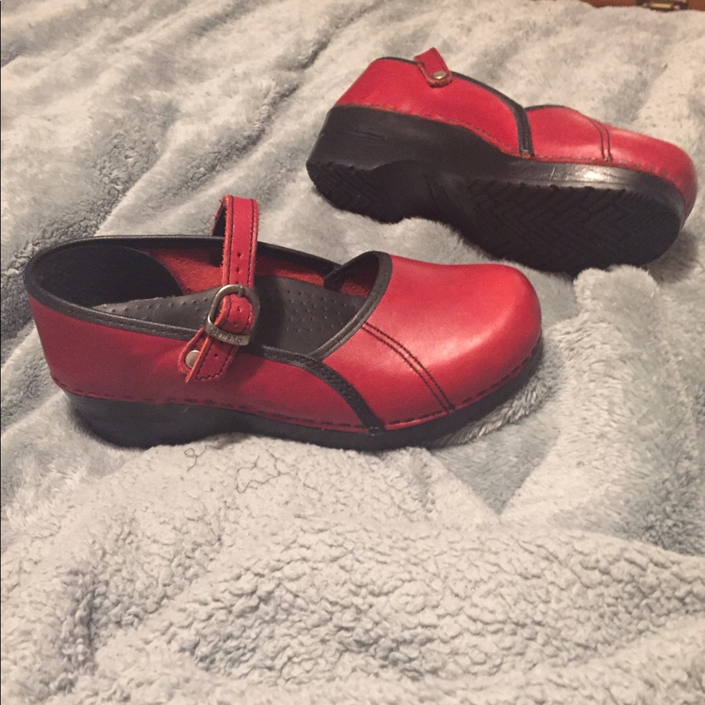 Red Dansko Mary Janes 🦄 FINAL PRICE DROP