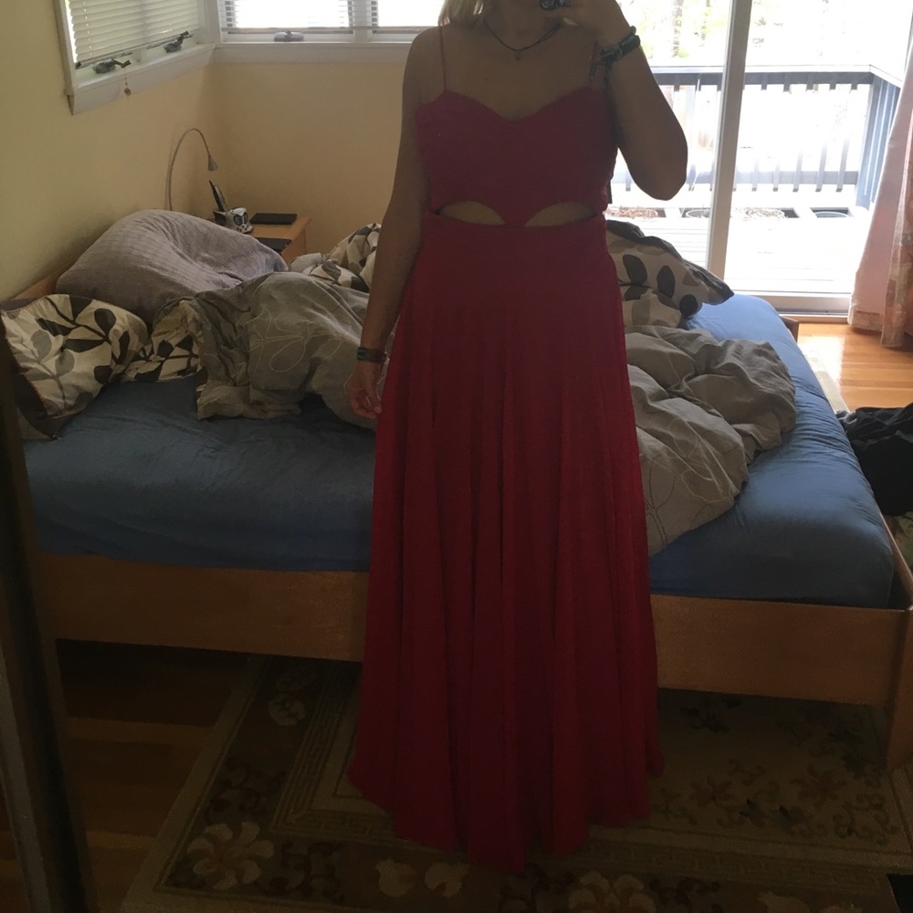 Cut-Out Prom Dress - Picture 4 of 5