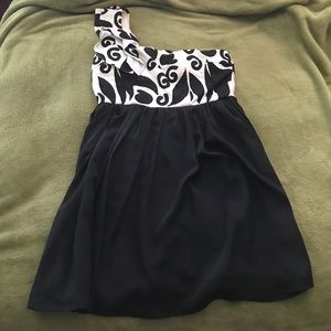One shoulder dress