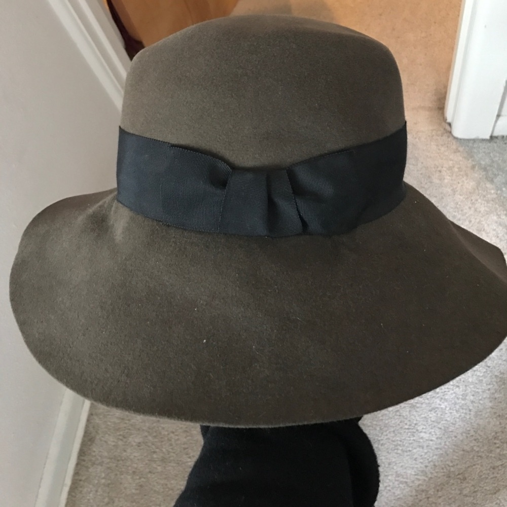 Olive green Eric javits hat