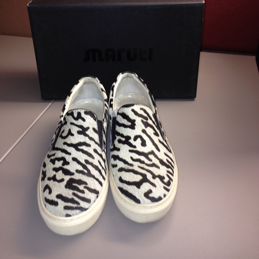 Maruti Sneakers