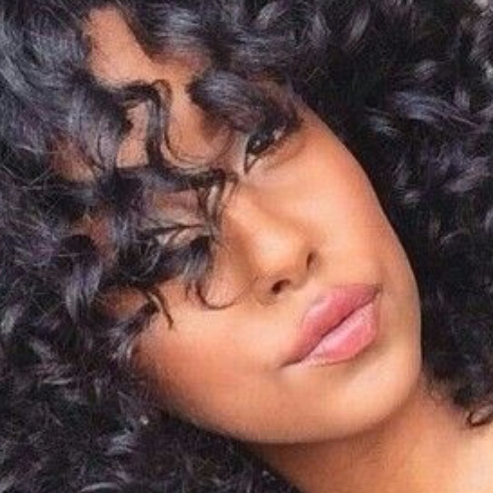 Meet your Posher, Vikki