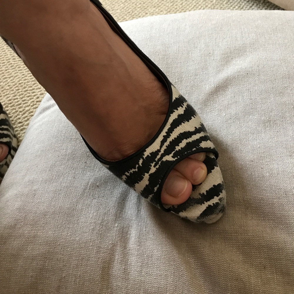 🥳SALE🥳
Brian Atwood Platform Pumps