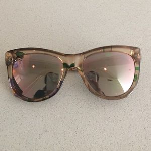 Gucci sunglasses- gold hardware