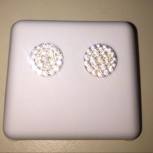 Round diamond earrings