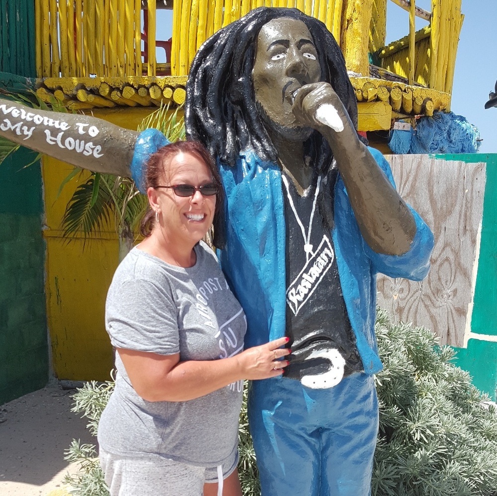 Meet your Posher, Debbie