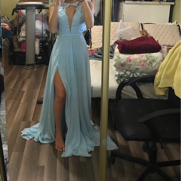Faviana Dresses & Skirts - Prom dress, never worn out only to try on
