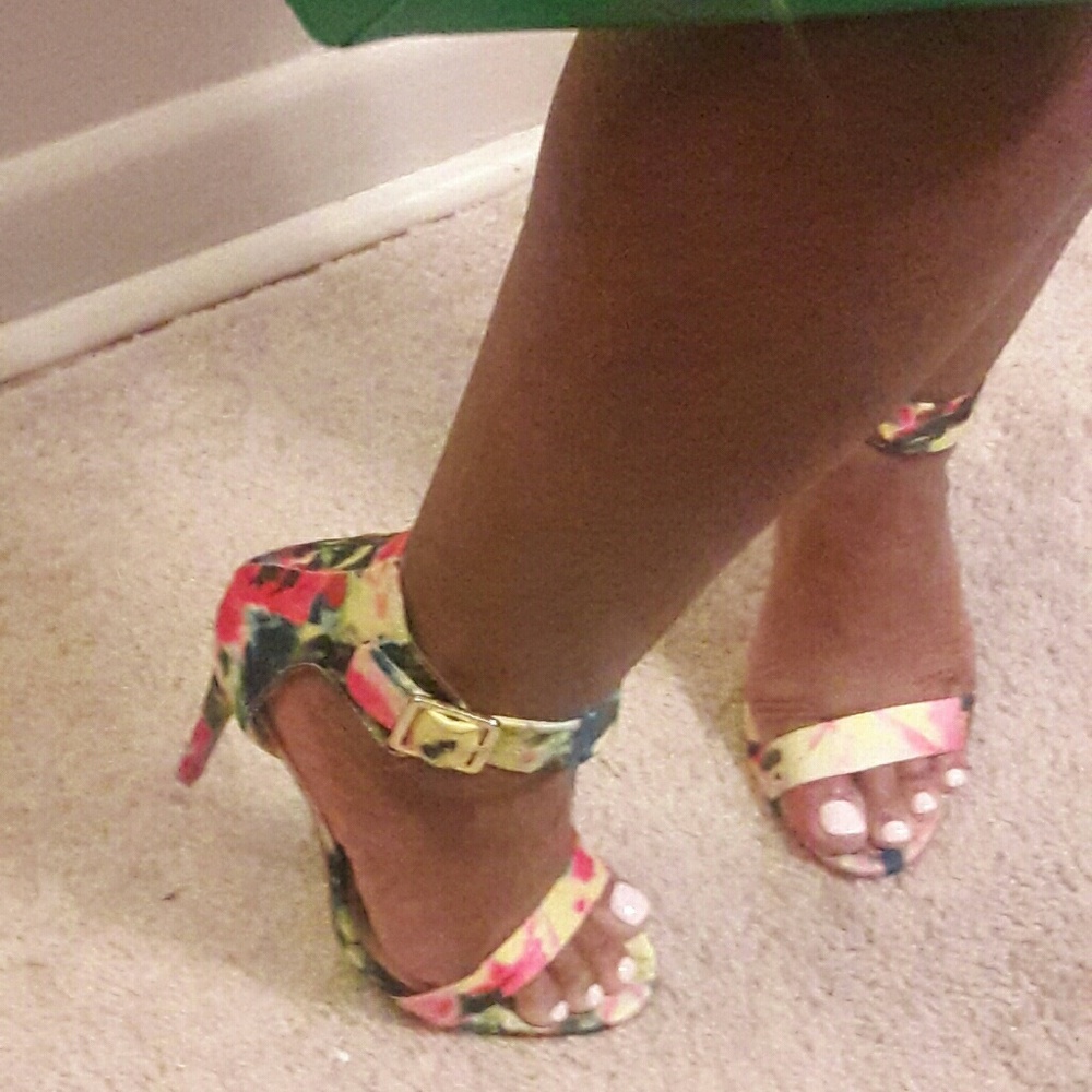 Spring Sandals - Picture 2 of 3