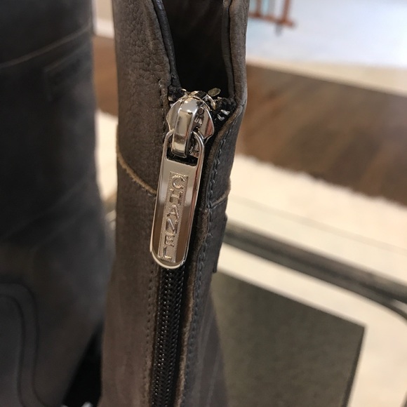 Authentic Chanel booties. Gray. Size 36. $750.00 - Picture 4 of 7