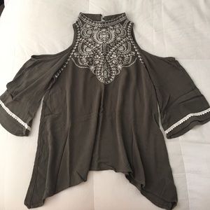 Cold shoulder embroidered top, worn once