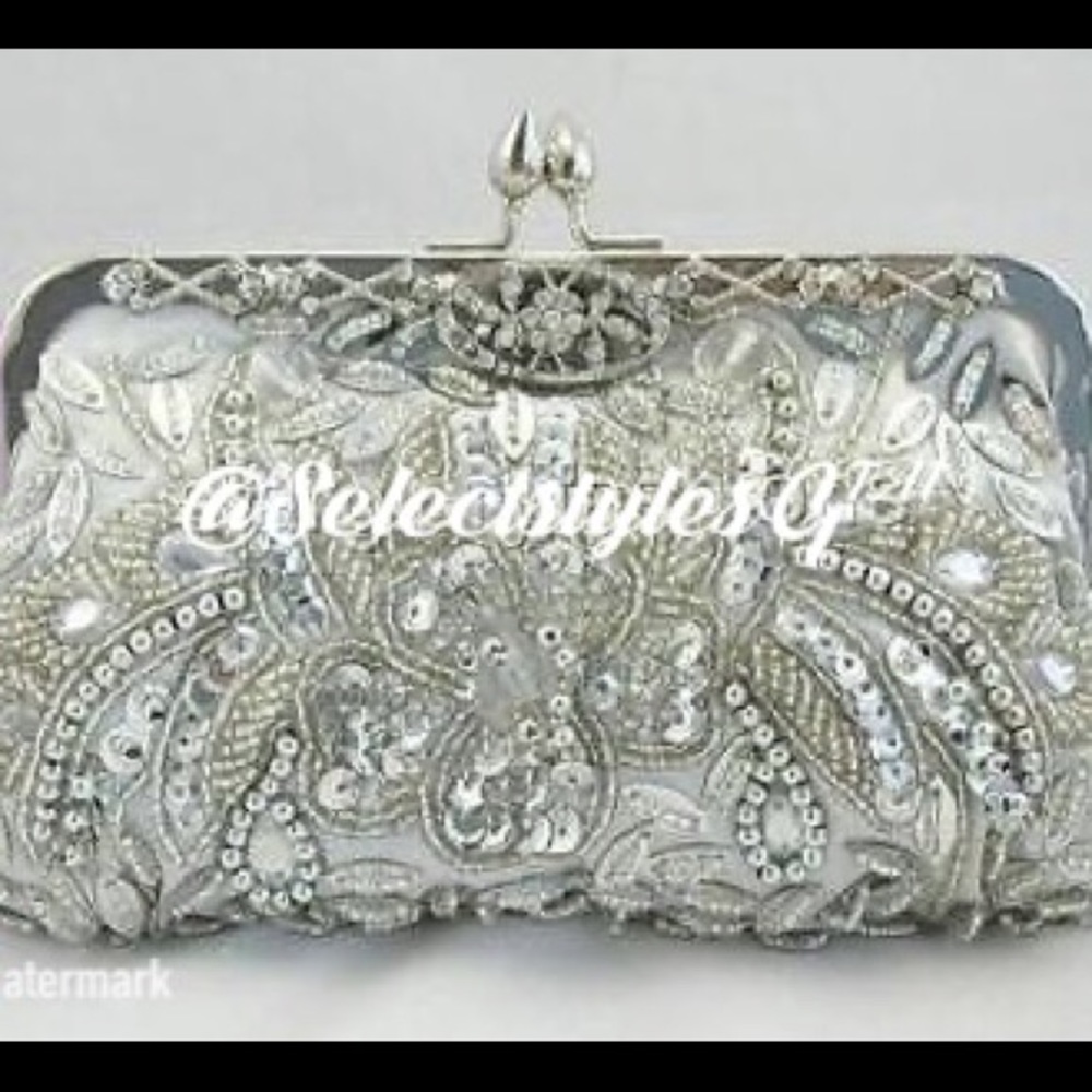 ⭐👜️Handmade NEW Sequins Beaded Silver Snap Clutch