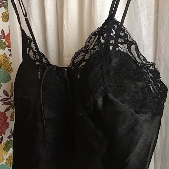 Victoria's Secret Tops - Victoria's Secret GOLD LABEL Black Lace crop top