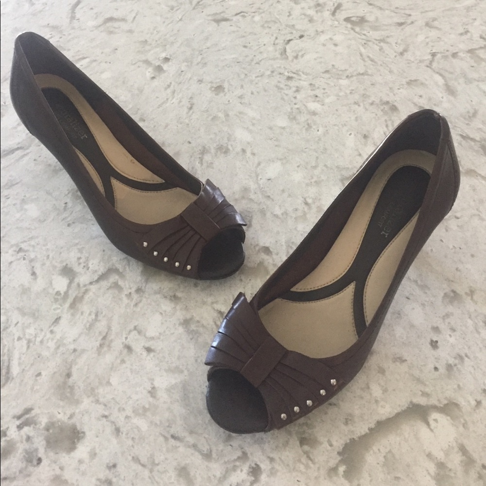 Naturalizer Hills Brown Leather (very comfy)