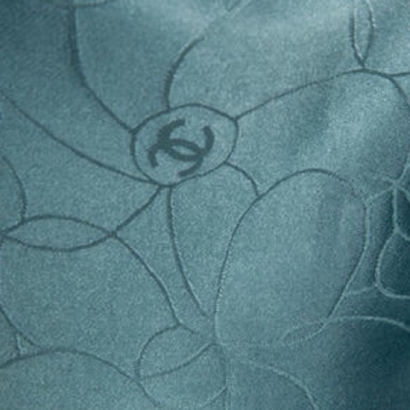 Authentic CHANEL calfskin jacket in BLUE - Picture 5 of 8