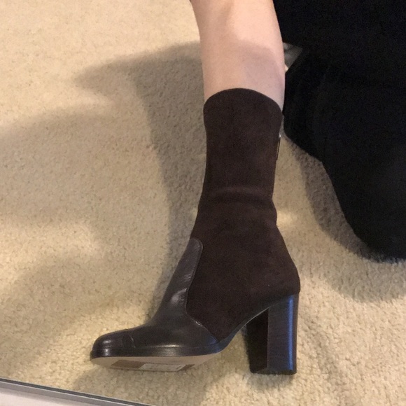 Authentic Chanel mid calf boots. Size 35.5 $725.00 - Picture 3 of 7