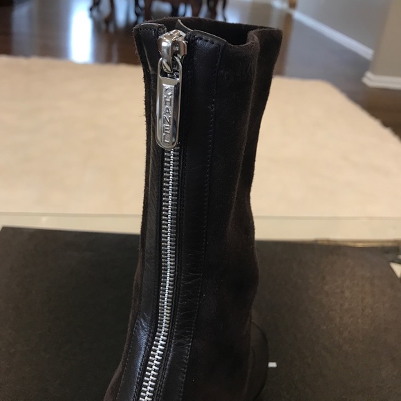 Authentic Chanel mid calf boots. Size 35.5 $725.00 - Picture 4 of 7