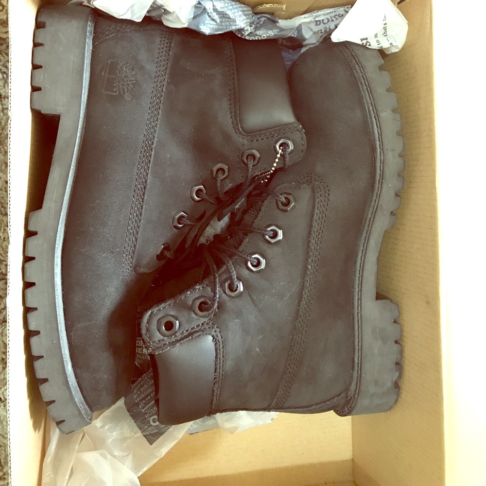Black Timberlands!!