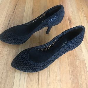 DOLCE & GABBANA basket weave heels.