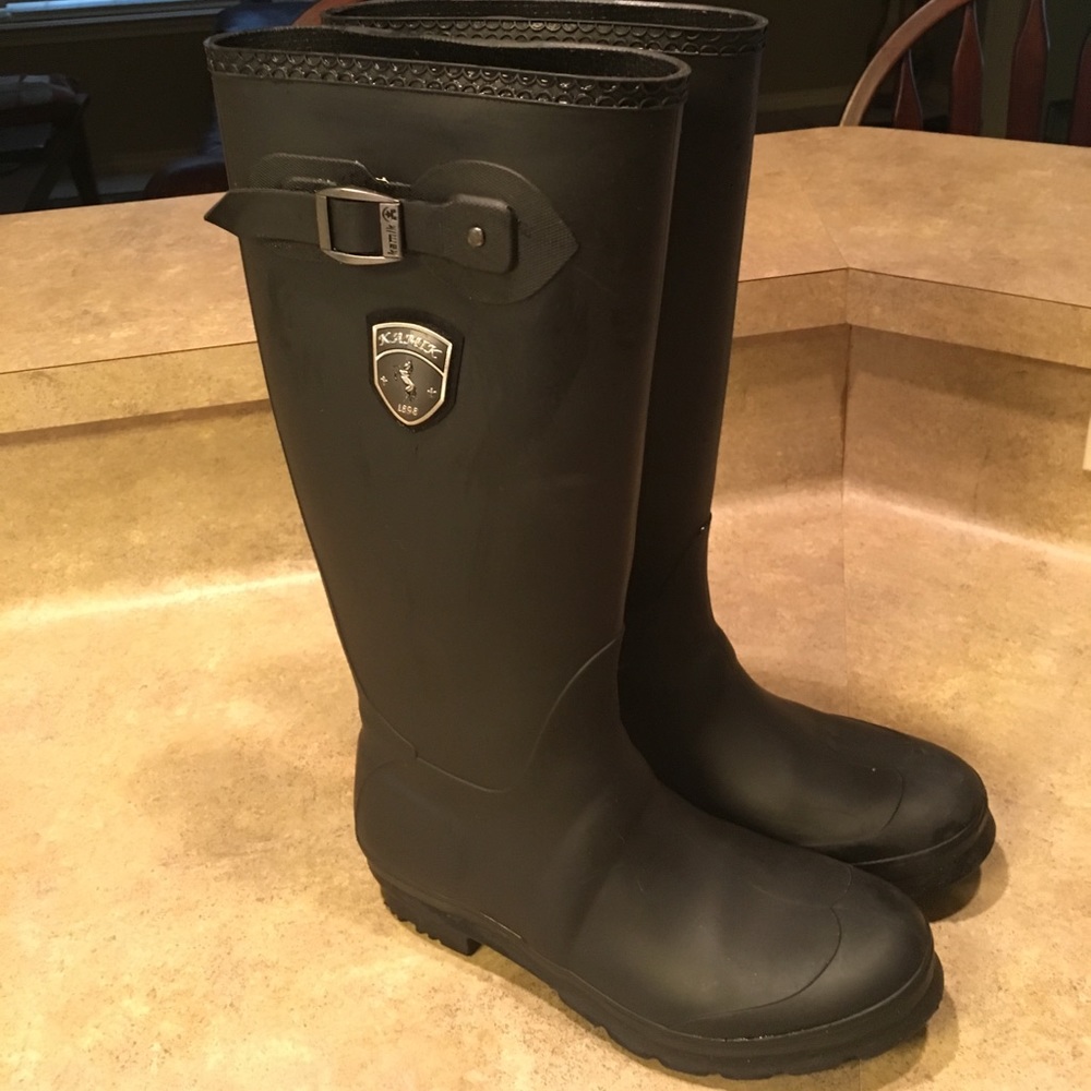 Kamik rain boots 🖤