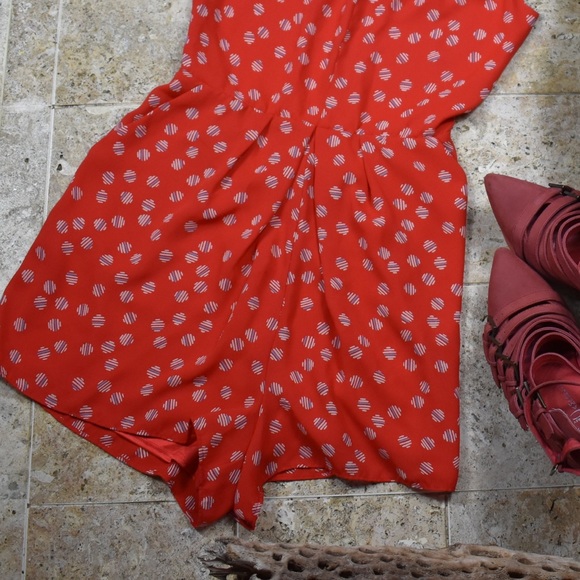 BCBGeneration shorts romper with open back. - Picture 8 of 8