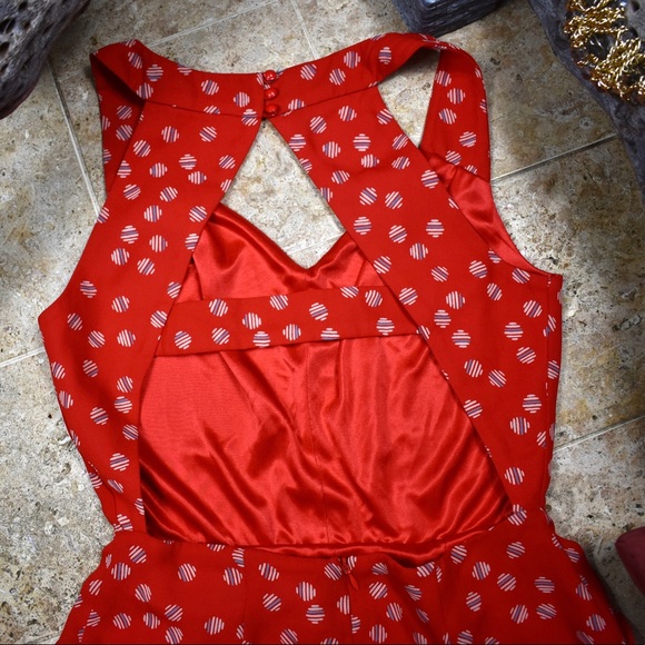 BCBGeneration shorts romper with open back. - Picture 6 of 8