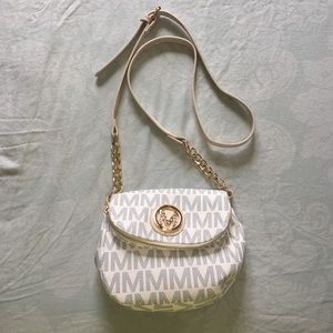 Cross body purse