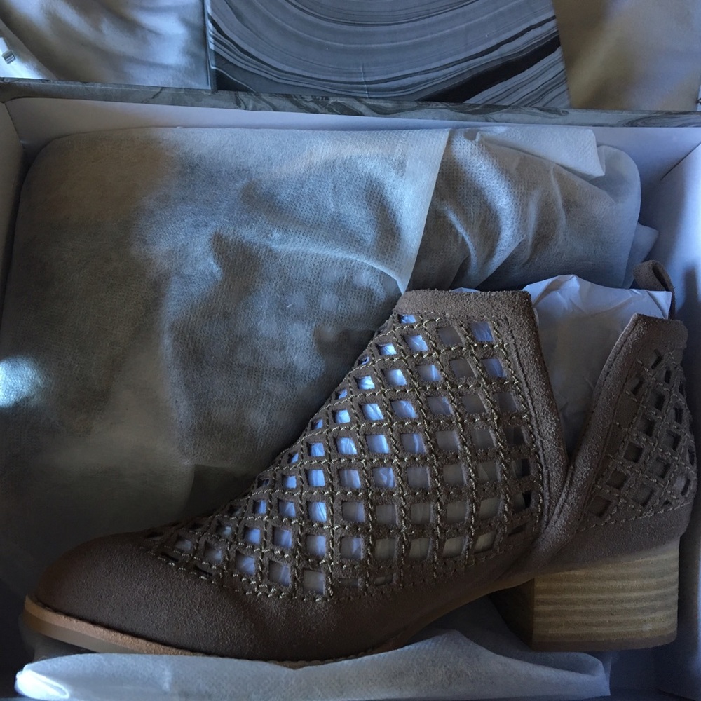 Taggart ankle booties