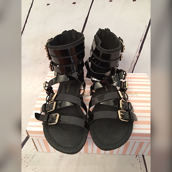 💕Beautiful black strappy flat-! 💕 - Picture 3 of 4