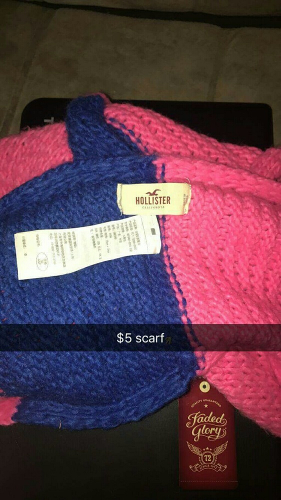 Hollister scarf