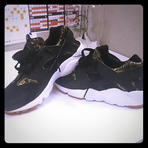 Brand new Nike Huaraches