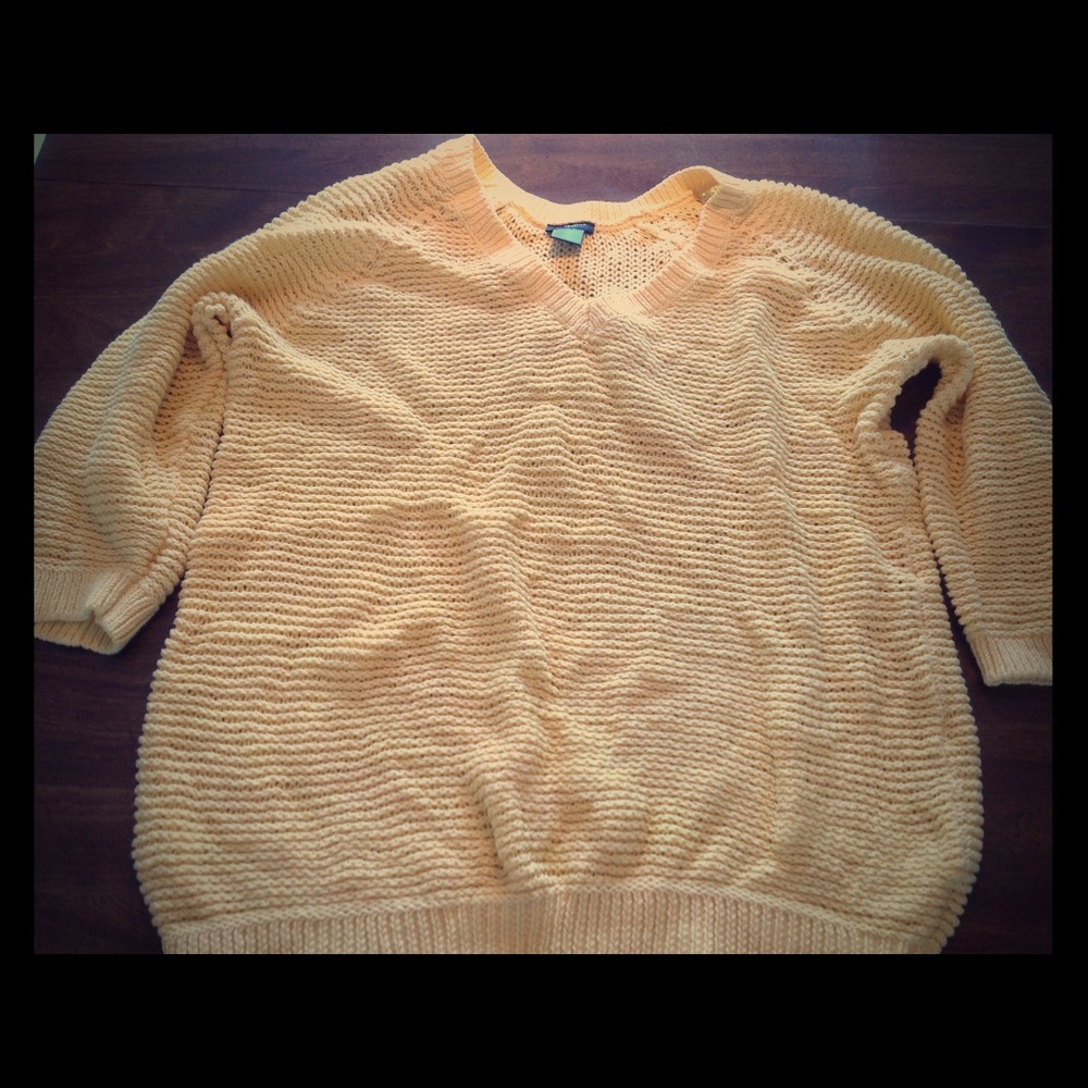Ann Taylor 3/4 sleeve yellow sweater. Worn once.