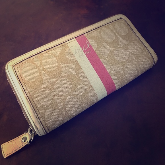 Coach Zip-up Wallet - Picture 1 of 4