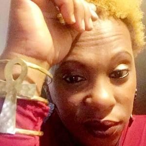 Meet your Posher, Monica