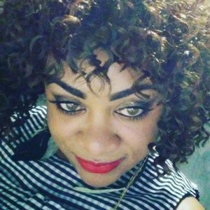 Meet your Posher, Latoya