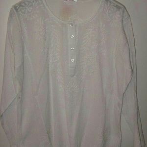 New detailed embroidered tunic top Size 2X 2 pcs