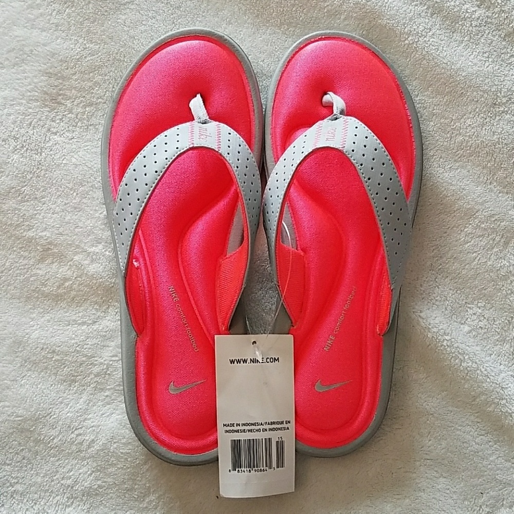 NWT Women's Nike Comfort Flip Flops