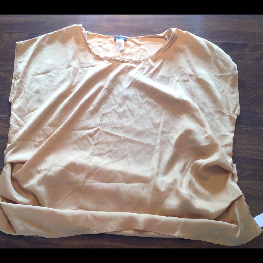 Zenobia gold satin like top 2xl. NWT.